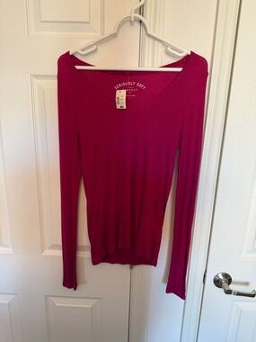 Aeropostale Women's Long-Sleeve Scoop Neck Top - Fuchsia
